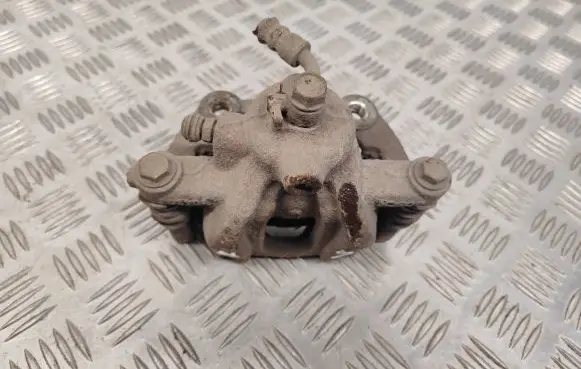 Honda CR-V Rear brake caliper