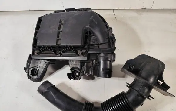 Air filter box
