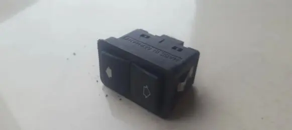 BMW 5 E39 Electric window control switch 8368974