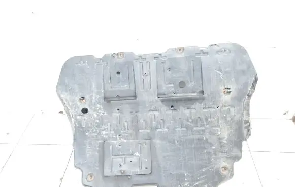 Engine splash shield/under tray