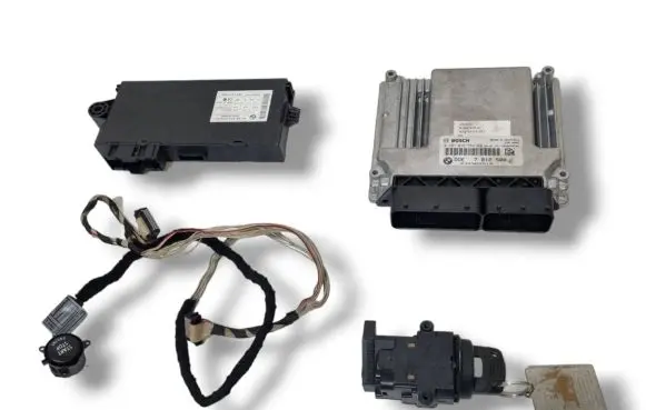 BMW 5 E60 E61 Engine ECU kit and lock set 0281015552 7812500