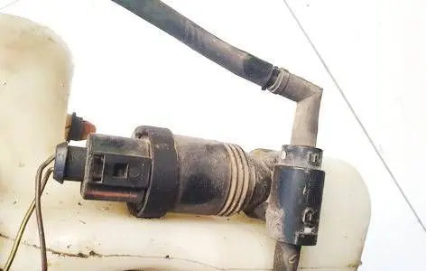 Dodge Caliber Windscreen/windshield washer pump 