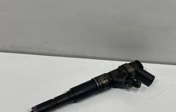 BMW X5 E53 Fuel injector 0445110131 7789611