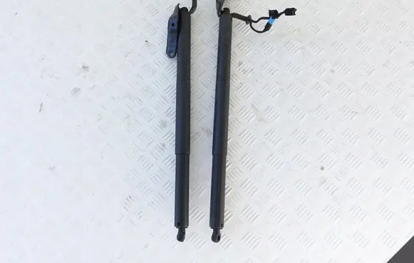 BMW X2 F39 Tailgate/trunk strut/damper 7423847