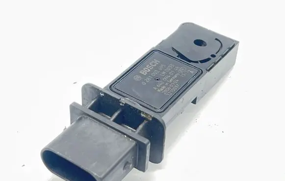 Mercedes-Benz E W211 Mass air flow meter A6420940148