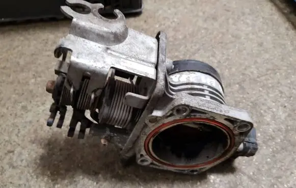 BMW 5 E39 Throttle valve 1433385