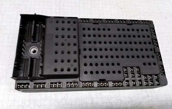 Volvo S60 Fuse module 8645410 8645411