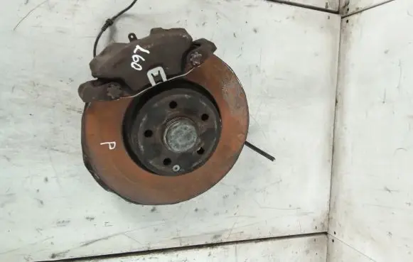 Mercedes-Benz E A207 Front wheel hub spindle knuckle