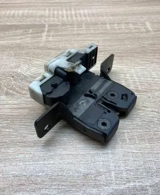 Renault Modus Tailgate/trunk/boot lock/catch/latch 8200076240E