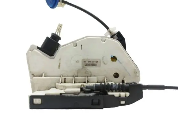 Volkswagen Scirocco Front door lock 5N1837016A