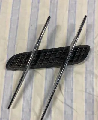 Mercedes-Benz SL R231 Fender grill A2316900179 9505010