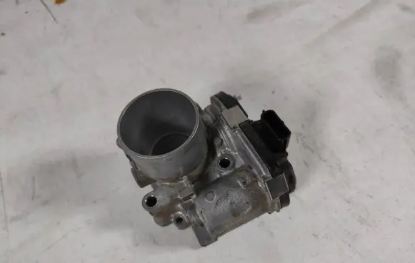 Renault Twingo III Throttle body valve 161206308R