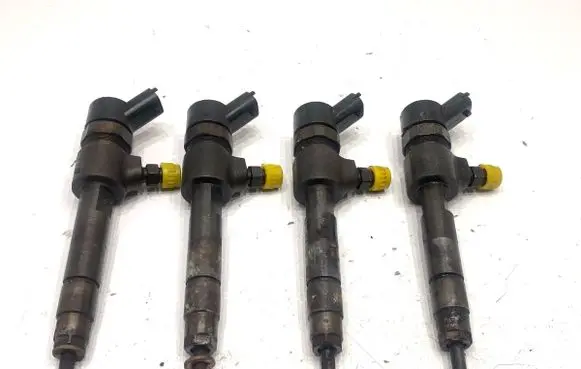 Opel Astra H Fuel injectors set 0445110165