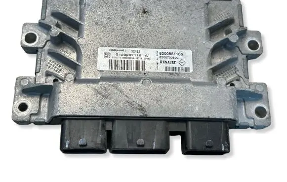 Renault Clio III Engine control unit/module 8200851165 S120202116A 8200700600