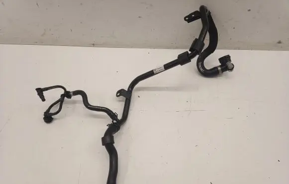 Mercedes-Benz E AMG W213 Engine coolant pipe/hose A2535017201