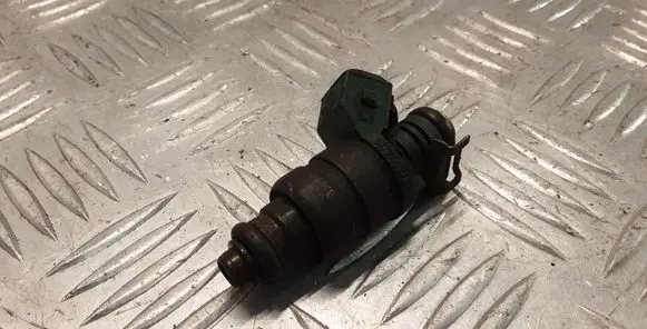 Volkswagen Golf IV Fuel injector
