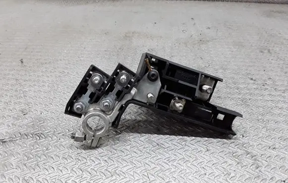 Audi A6 S6 C6 4F Positive cable (battery)