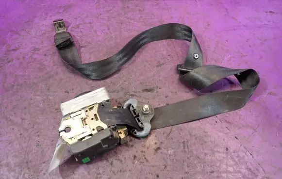 Skoda Fabia Mk1 (6Y) Front seatbelt 6Y0857701A