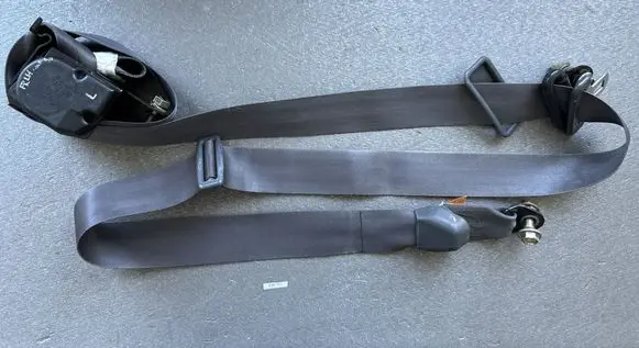 Nissan Patrol Y60 Front seatbelt 8684522J11
