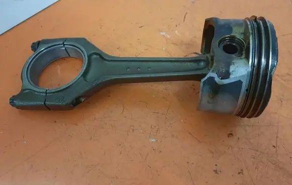 BMW 3 E46 Piston 7504419