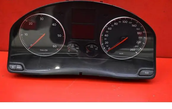 Volkswagen Golf V Speedometer (instrument cluster) 1K0920853B