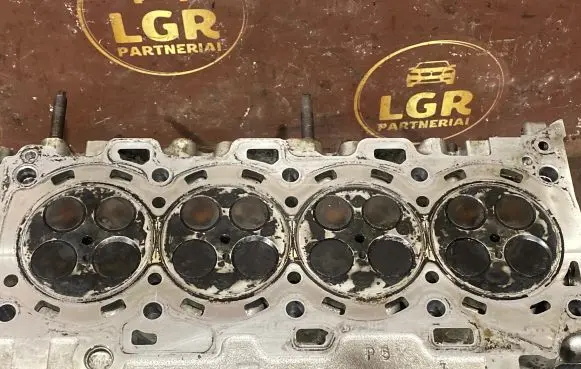 Toyota Corolla Verso AR10 Engine head 
