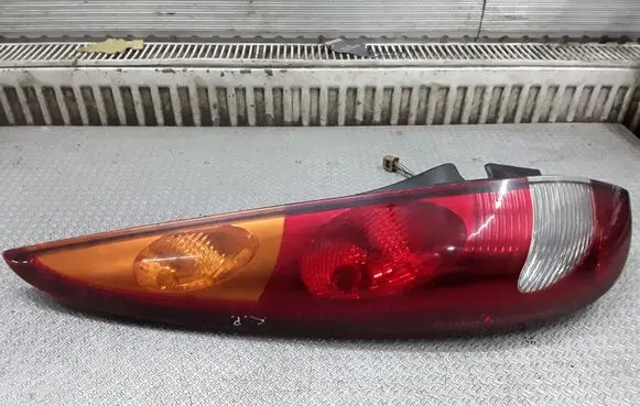 Nissan Almera Tino Rear/tail lights