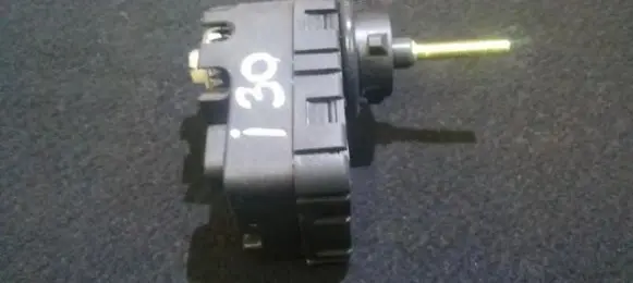 Headlight level adjustment motor