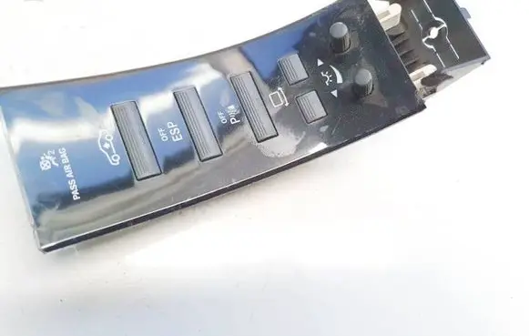 Mercedes-Benz S W221 Parking (PDC) sensor switch a2218202910 33560201
