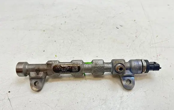 Opel Insignia A Fuel main line pipe 55576177 0445214221