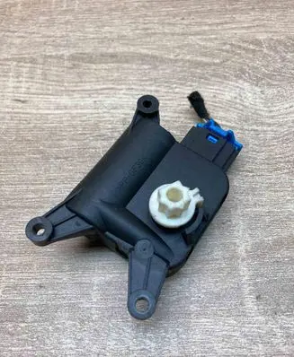 Volkswagen Jetta VI Air flap motor/actuator 1K0907511 0132801345Main WithPlug