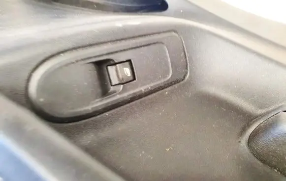 Citroen C3 Electric window control switch