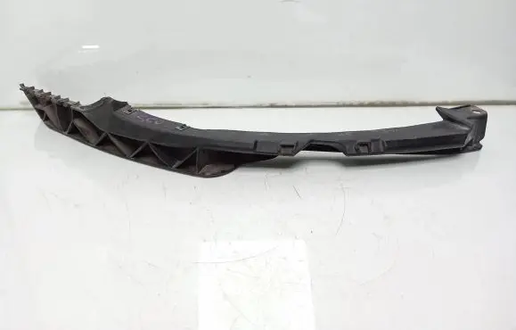 Skoda Octavia Mk2 (1Z) Front bumper mounting bracket 1Z0807184D