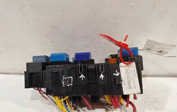 Renault Trafic III (X82) Relay mounting block DU3600-5475