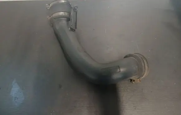 Intercooler hose/pipe