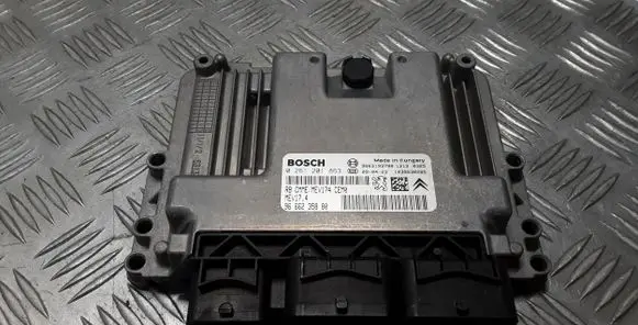 Peugeot 308 Engine control unit/module 0261201863 966235880