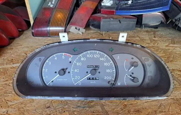 Mitsubishi Lancer Speedometer (instrument cluster) MB899950 758660