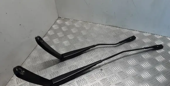 BMW X1 F48 F49 Front wiper blade arm 7360515 7360506
