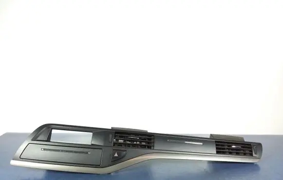 Citroen C5 Side skirt rear trim 9682359677