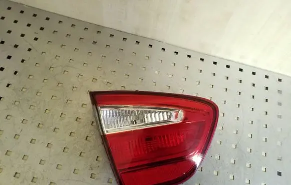 KIA Rio Tailgate rear/tail lights 924031W2