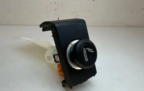 Audi A3 S3 8P Cigarette lighter front 8P0863387D