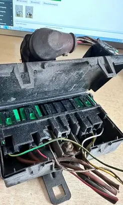 Peugeot 407 Fuse module 9632229480 97086100