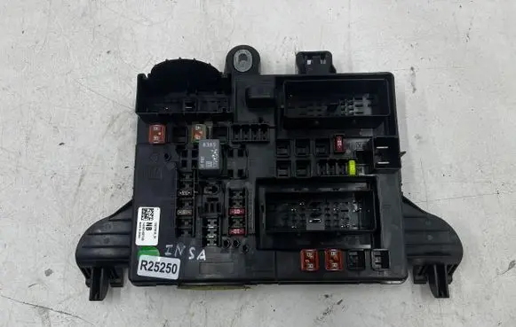 Opel Insignia A Fuse box set 13277318