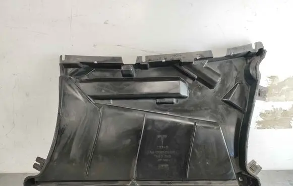 Tesla Model S Other engine bay part 106046600C