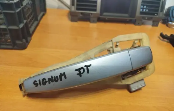 Rear door exterior handle