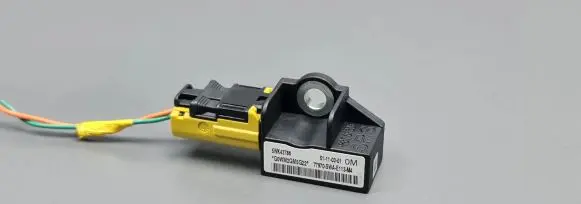 Honda CR-V Airbag deployment crash/impact sensor 77970SWAE113M4 5WK43786