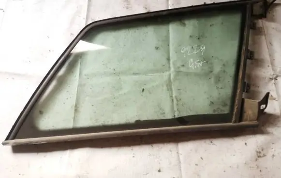 Audi A4 S4 B5 8D Rear side window as2