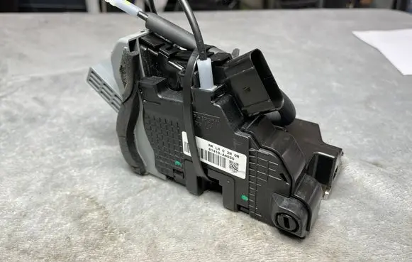 KIA Ceed Rear glass lock/latch C897 81410A4030