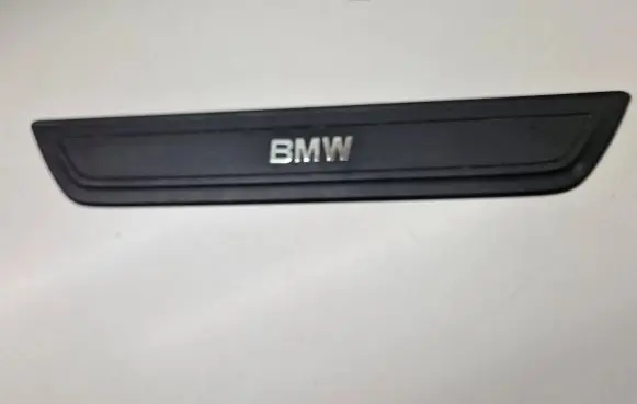 Front sill trim cover