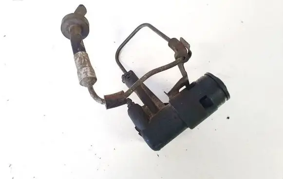 Volkswagen PASSAT B5 Clutch master cylinder 8E0721257A